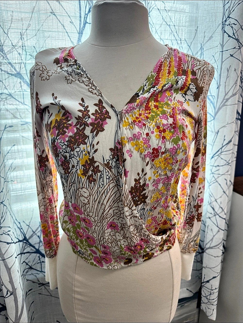 TINY Floral Long Sleeve Blouse in Pink & White Size Small